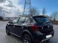 Gebraucht Dacia Sandero Stepway 90 PS (66 kW) 2017 Schwarz SUV