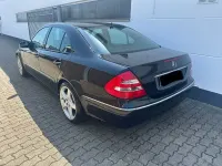 Gebraucht Mercedes E240 Elegance 177 PS (130 kW) 2005 Schwarz Limousine