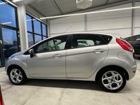 Gebraucht Ford Fiesta Trend 60 PS (44 kW) 2012 Silber Limousine