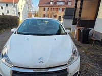 Gebraucht Peugeot 208 Style 82 PS (60 kW) 2016 Weiß Kleinwagen