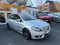 Gebraucht Mercedes B180 122 PS (89 kW) 2014 Silber Van / Kleinbus