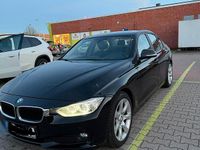 Gebraucht BMW 318 Comfort Edition 143 PS (105 kW) 2012 Schwarz Limousine
