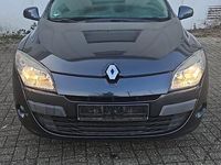 Gebraucht Renault Mégane 110 PS (80 kW) 2010 Grau Limousine