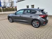 Gebraucht Ford Focus ST 116 PS (85 kW) 2023 Grau (metallic) Limousine