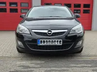 Gebraucht Opel Astra Cosmo 110 PS (80 kW) 2010 Schwarz Limousine