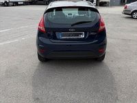 Gebraucht Ford Fiesta Ambiente 60 PS (44 kW) 2009 Blau Kleinwagen
