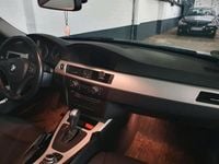 Gebraucht BMW 318 2011 Schwarz Limousine