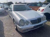 Gebraucht Mercedes E320 Avantgarde 224 PS (164 kW) 2000 Silber Limousine