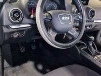 Gebraucht Audi A3 Attraction 125 PS (91 kW) 2015 Grau Limousine