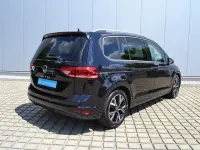 Gebraucht VW Touran Highline 150 PS (110 kW) 2023 Deep black perleffekt Van / Kleinbus