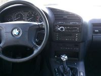 Gebraucht BMW 318 116 PS (85 kW) 1997 Grau Kombi