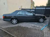 Gebraucht Mercedes E230 132 PS (97 kW) 1988 Grau Limousine