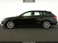 Gebraucht Audi A4 Advanced 204 PS (150 kW) 2022 Mythosschwarz metallic Kombi