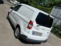 Gebraucht Ford Tourneo Courier 101 PS (74 kW) 2022 Weiß Van / Kleinbus