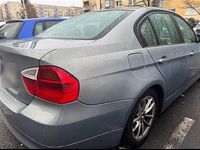 Gebraucht BMW 320 2005 Grau Limousine