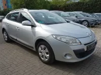 Gebraucht Renault Mégane Expression 106 PS (77 kW) 2010 Silber Limousine