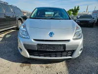 Używany Renault Clio II Campus 75 KM (55 kW) 2010 Srebrny Sedan/Limuzyna