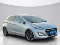 Gebraucht Hyundai i30 Passion 110 PS (80 kW) 2016 Silber Limousine