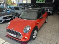 Używany Mini Cooper 136 KM (100 kW) 2019 Pomarańczowy Hatchback