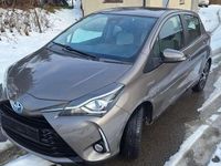 Gebraucht Toyota Yaris Hybrid Edition 75 PS (55 kW) 2018 Braun Limousine