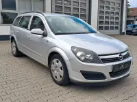 Usata Opel Astra Edition 105 CV (77 kW) 2006 Argento Station wagon