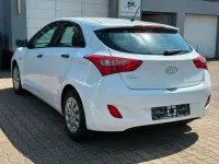 Gebraucht Hyundai i30 101 PS (74 kW) 2016 Weiß Limousine