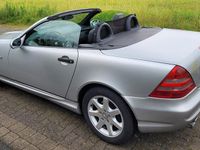 Gebraucht Mercedes SLK230 193 PS (141 kW) 1998 Silber Cabrio