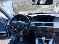 Gebraucht BMW 320 184 PS (135 kW) 2011 Grau Kombi