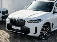 Gebraucht BMW X5 M Sport 298 PS (219 kW) 2025 Alpinweiß uni SUV