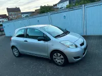 Gebraucht Toyota Yaris 69 PS (50 kW) 2011 Silber Kleinwagen