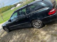 Gebraucht Mercedes E270 177 PS (130 kW) 2003 Schwarz Kombi