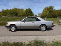 Gebraucht Mercedes 230 136 PS (100 kW) 1988 Silber Coupé