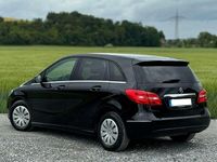 Gebraucht Mercedes B180 122 PS (89 kW) 2012 Schwarz Van / Kleinbus