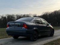 Gebraucht Ford Focus Ghia 101 PS (74 kW) 2002 Grau Limousine