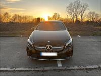 Gebraucht Mercedes A180 109 PS (80 kW) 2016 Schwarz Limousine