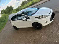 Gebraucht Ford Fiesta Champions Edition 80 PS (58 kW) 2012 Weiß Kleinwagen