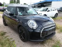 Gebraucht Mini Cooper SE 135 kW (184 PS) 2022 Enigmatic schwarz metallic Kleinwagen