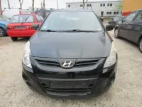Second-hand Hyundai i20 77 CP (56 kW) 2012 Negru Hatchback