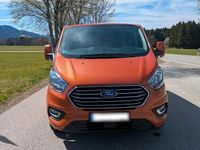 Gebraucht Ford Tourneo Titanium 150 PS (110 kW) 2023 Orange Van / Kleinbus