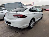 Gebraucht Opel Insignia Edition 140 PS (102 kW) 2017 Weiß Limousine