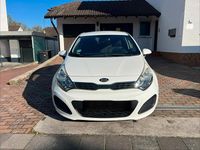 Gebraucht Kia Rio 100 PS (73 kW) 2013 Weiß Kleinwagen