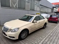Usado Mercedes E220 150 CV (110 kW) 2010 Beige Berlina