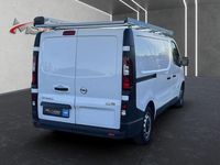 Gebraucht Opel Vivaro 121 PS (88 kW) 2018 Weiß Van / Kleinbus