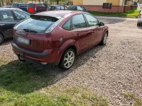 Gebraucht Ford Focus Ghia 101 PS (74 kW) 2004 Rot Limousine