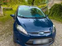 Gebraucht Ford Fiesta 60 PS (44 kW) 2010 Blau Kleinwagen