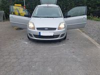 Gebraucht Ford Fiesta Ambiente 60 PS (44 kW) 2008 Silber Limousine