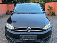 Gebraucht VW Touran 116 PS (85 kW) 2020 Schwarz Van / Kleinbus