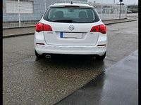 Gebraucht Opel Astra Edition 165 PS (121 kW) 2013 Weiß Kombi