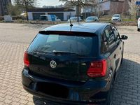 Gebraucht VW Polo 75 PS (55 kW) 2015 Schwarz Kleinwagen