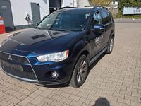 Gebraucht Mitsubishi Outlander Intense 156 PS (114 kW) 2012 Blau SUV